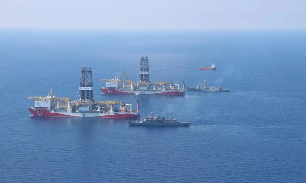 "Τρικυμία" σε Αιγαίο-Α. Μεσόγειο: Στα όρια της ελληνικής υφαλοκρηπίδας το "Ορούτς Ρέις"